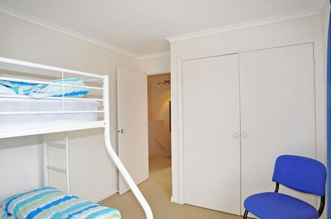 THE Esplanade 4 Free Wifi & Foxtel - St Kilda Accommodation 3