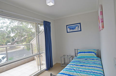 THE Esplanade 4 Free Wifi & Foxtel - St Kilda Accommodation 4