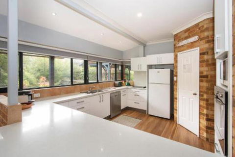 Family Friendly Holiday Haven - St Kilda Accommodation 4