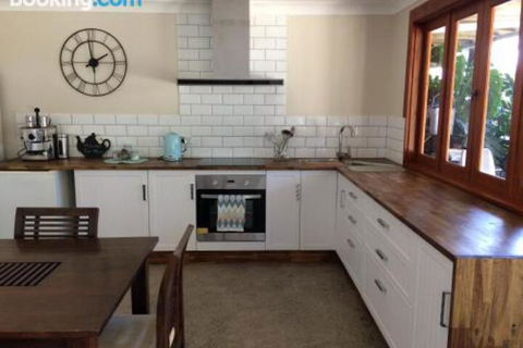 Takura Heights Modern Country Apartment With Pool Access - St Kilda Accommodation 6