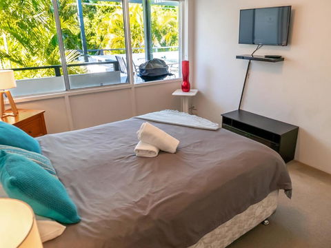 Seaside - St Kilda Accommodation 2