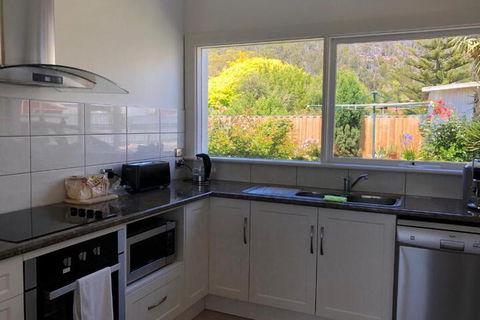 Seaside Retreat - St Kilda Accommodation 7
