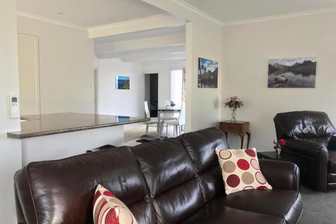 Seaside Retreat - St Kilda Accommodation 6