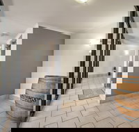 Shoal Bay Beachclub Apartments - St Kilda Accommodation