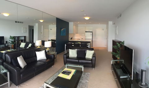 Cairns Private Apartments - St Kilda Accommodation 4