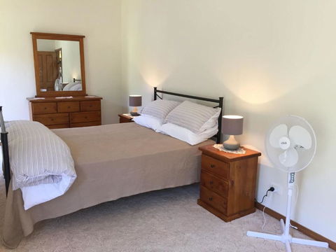 FAR SHORE - St Kilda Accommodation 7