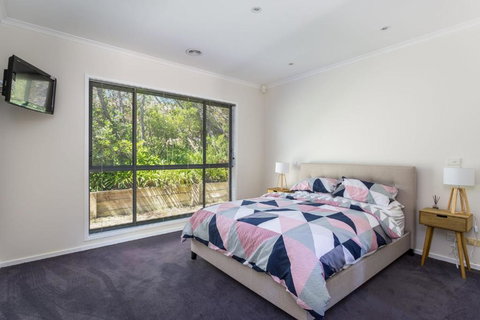 Caxton Beach House Hot Tub Spa - St Kilda Accommodation 5