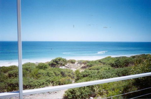 Seaview Holiday House - St Kilda Accommodation 2