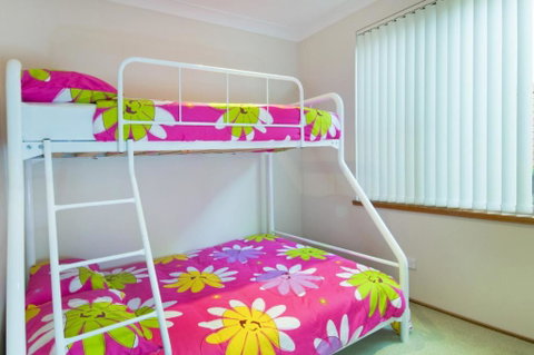 Cara Nobbys Beach 11 Wesley Avenue - St Kilda Accommodation 4