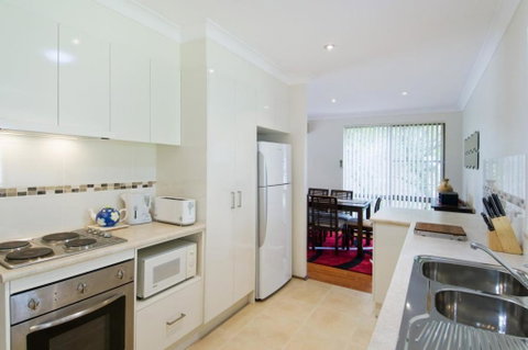 Cara Nobbys Beach 11 Wesley Avenue - St Kilda Accommodation 6