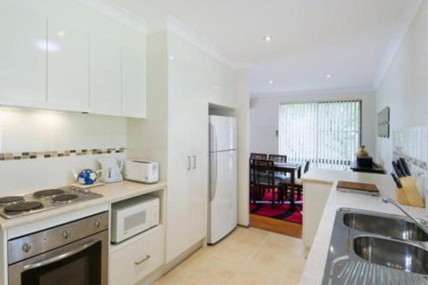 Cara Nobbys Beach 11 Wesley Avenue - St Kilda Accommodation 0