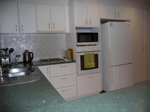 Shepp Central Apartment - St Kilda Accommodation 4