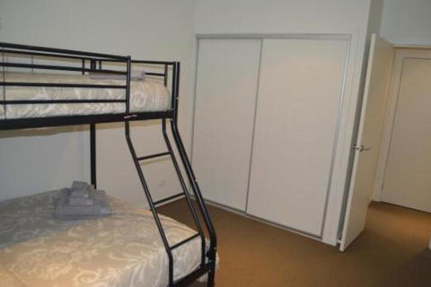 Family Friendly Unit - St Kilda Accommodation 4