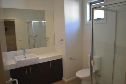 Family Friendly Unit - St Kilda Accommodation 7