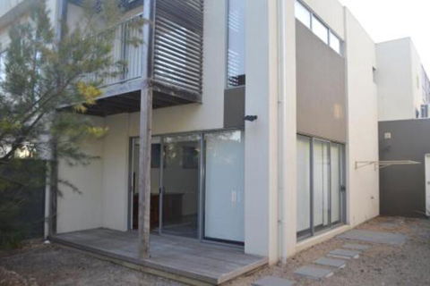Family Friendly Unit - St Kilda Accommodation 3