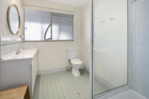 Los Nidos Unit 1 - St Kilda Accommodation 3
