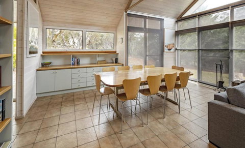 Silvertop Chalet - St Kilda Accommodation 6