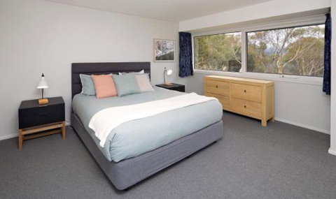 Silvertop Chalet - St Kilda Accommodation 2