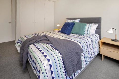 Silvertop Chalet - St Kilda Accommodation 1