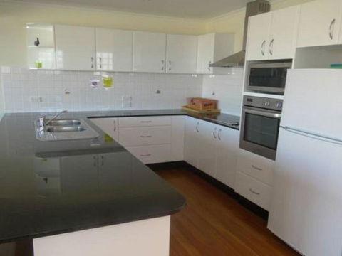 Ultimate Beach House 19a Graham Street Views Peace & Quiet - St Kilda Accommodation 5