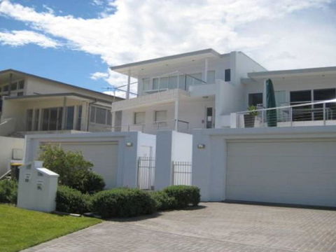 Ultimate Beach House 19a Graham Street Views Peace & Quiet - St Kilda Accommodation 4