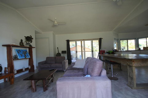 CASTAWAY BEACH HOUSE - St Kilda Accommodation 4