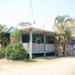 CASTAWAY BEACH HOUSE - St Kilda Accommodation 0