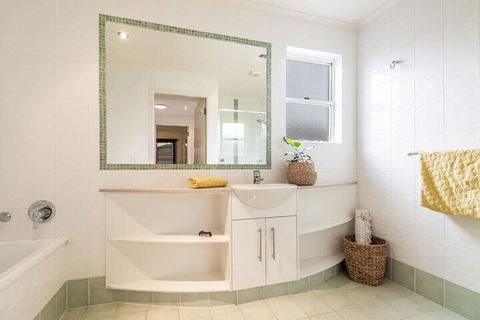 Oceanic 3 - St Kilda Accommodation 5