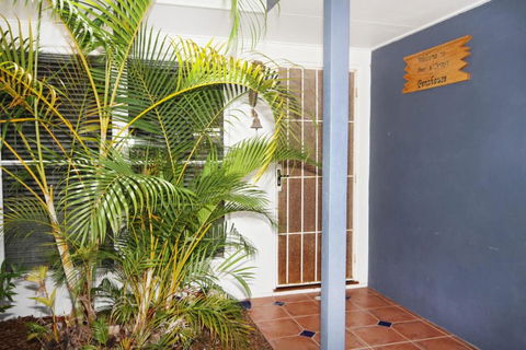 FANTASTIC HOLIDAY UNIT In A PERFECT LOCATION - St Kilda Accommodation 2