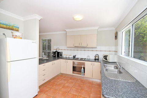 FANTASTIC HOLIDAY UNIT In A PERFECT LOCATION - St Kilda Accommodation 6