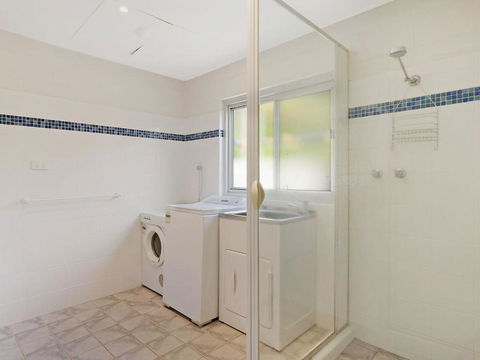 81 Dalmeny Drive Beach House - St Kilda Accommodation 5