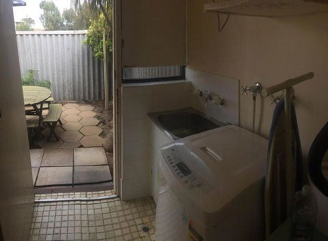 Geraldton Holliday Villas - St Kilda Accommodation 6