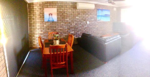 Geraldton Holliday Villas - St Kilda Accommodation 4
