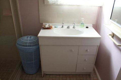 Cozy Beach Weekender - St Kilda Accommodation 4