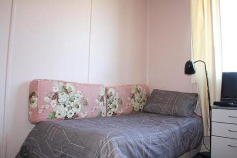 Cozy Beach Weekender - St Kilda Accommodation 3