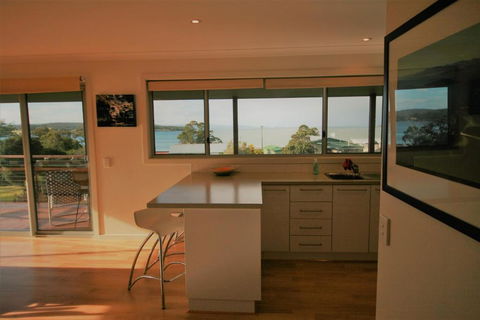 Seaview At Southport - St Kilda Accommodation 6