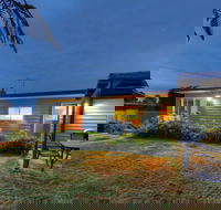 Castaway Cottage - Essentially Tas