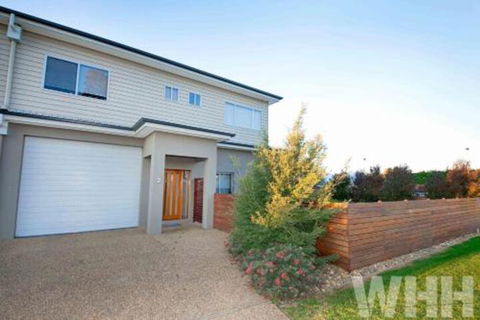 Adelphi Views On Luton Woodlands - St Kilda Accommodation 0