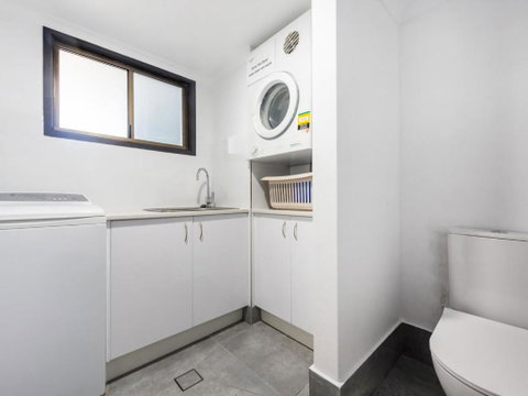 Camawood 4 - St Kilda Accommodation 5