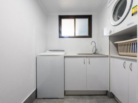 Camawood 4 - St Kilda Accommodation 2
