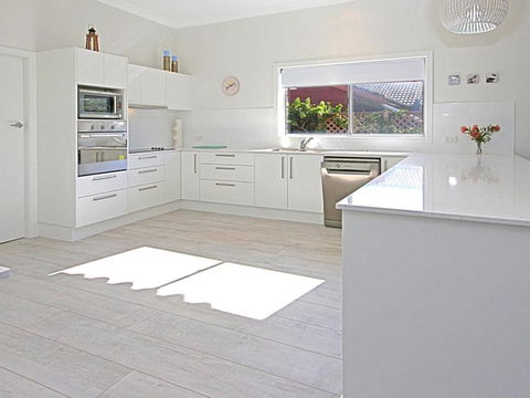 Fairwater In Mollymook - St Kilda Accommodation 3