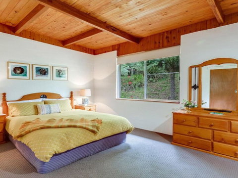 Captains Lookout Elevated Ocean Views Rural Stay - St Kilda Accommodation 6
