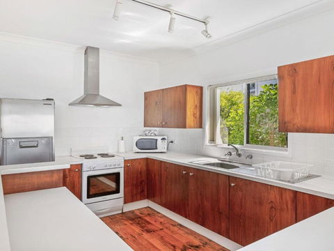 Seaspray On Culburra Dolphin & Whale Watching - St Kilda Accommodation 4