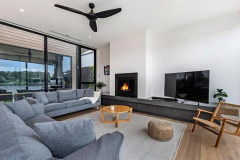 Shear Pine - St Kilda Accommodation 7