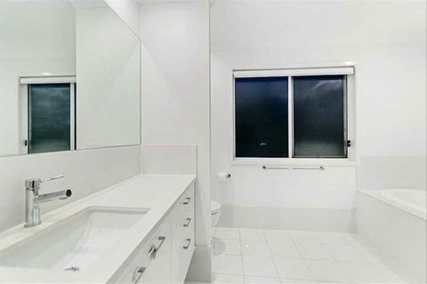 THE BEACH OASIS At 360 - St Kilda Accommodation 1