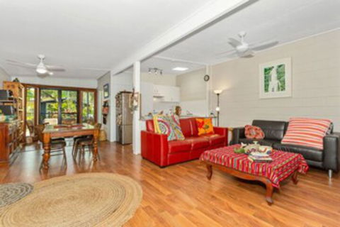 BEACH RETREAT - St Kilda Accommodation 0