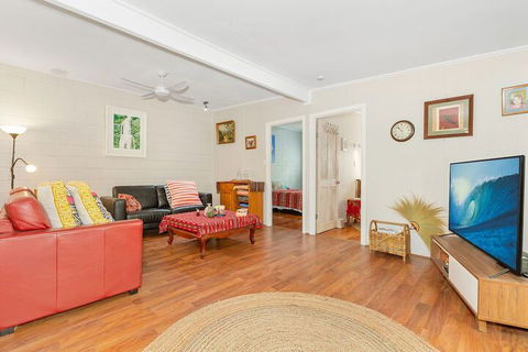 BEACH RETREAT - St Kilda Accommodation 2