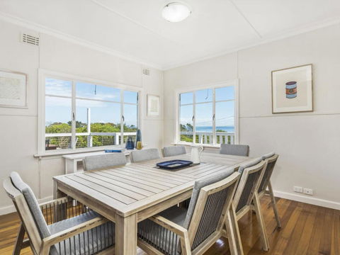 KIMBERLEY McCRAE - St Kilda Accommodation 5