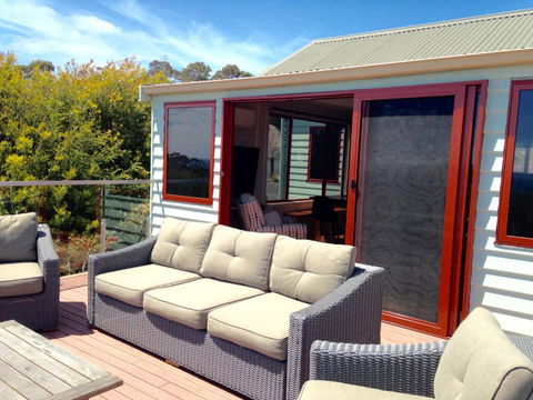 DOLPHIN LOOKOUT COTTAGE Amazing Views Of The Bay Of Fires - St Kilda Accommodation 4