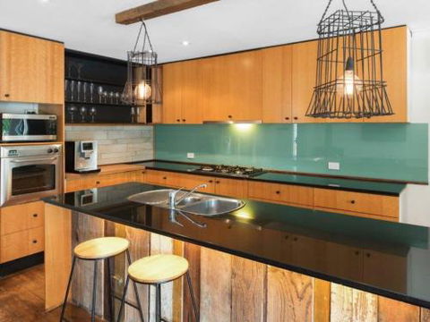 Family Foreshore Favourite - St Kilda Accommodation 2